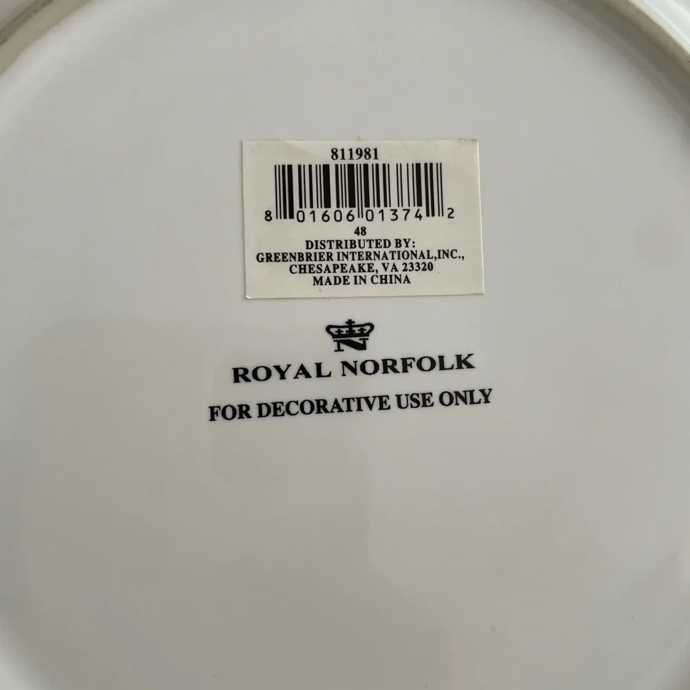 Royal Norfolk Festive Santa Plate vintage with Burgundy and Gold